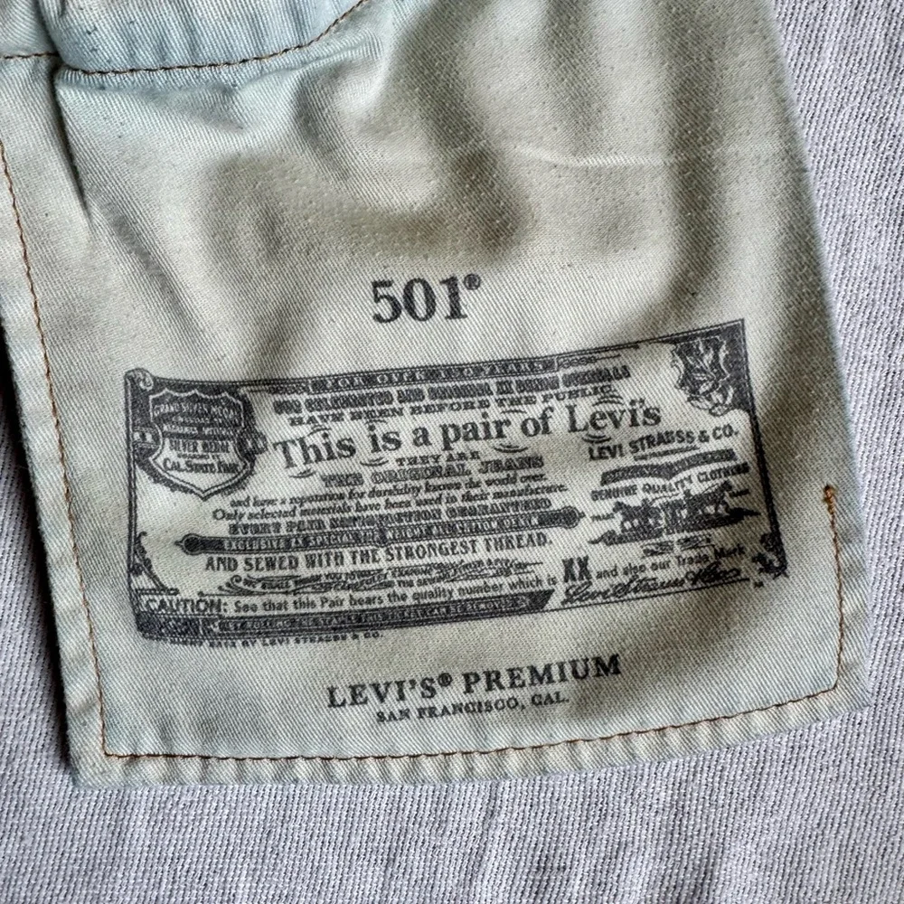 Levi's Premium Selvedge 501 Men's Straight Jeans in Medium Blue - Picture 11 of 12